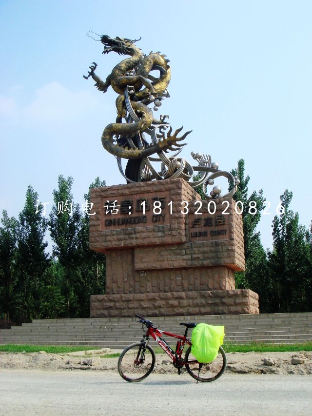 不銹鋼蛟龍出海，城市景觀雕塑